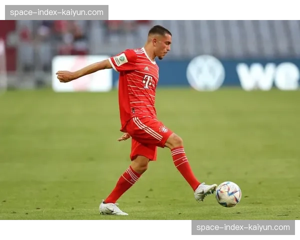 “我学到了很多”:租借至霍芬海姆的曼联小将接受德媒专访